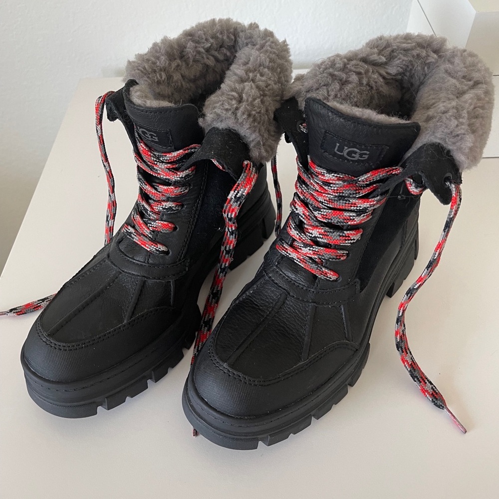 Ugh Ashton Addie Tipped Women’s Snow Rain Boots Black Sz 9 NWOT